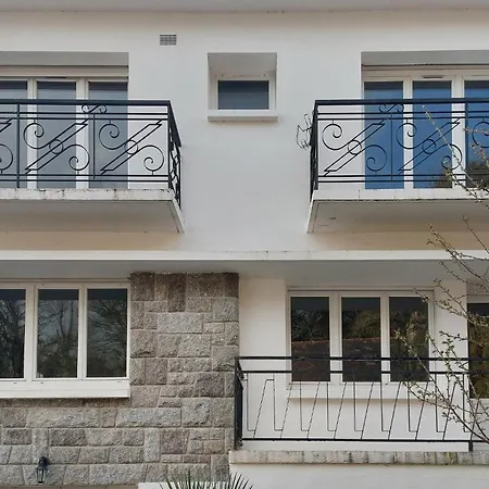 3 Bedroom Stunning In * Lanvaudan