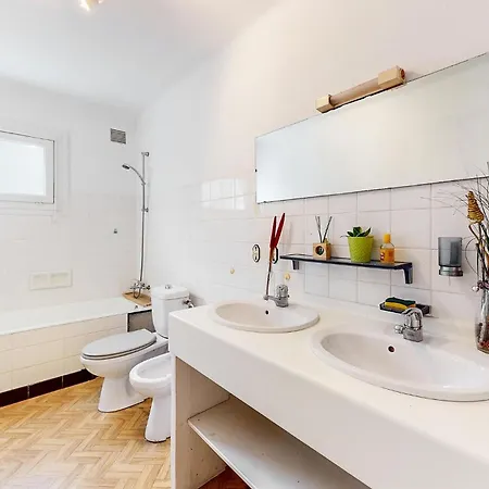 بيت للعطل 3 Bedroom Stunning In Lanvaudan