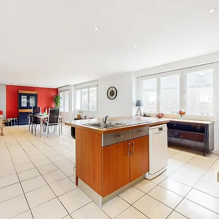بيت للعطل 3 Bedroom Stunning In